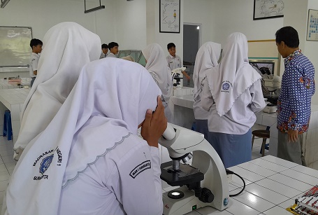 Siswa SMA Kunjungi Fakultas Teknik USB